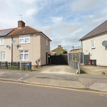 Rent this 2 bed house on Ivyhouse Road in London, RM9 5RR