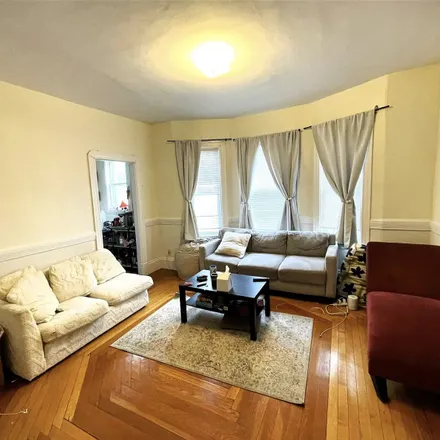 Rent this 3 bed apartment on 539 Washington Street
