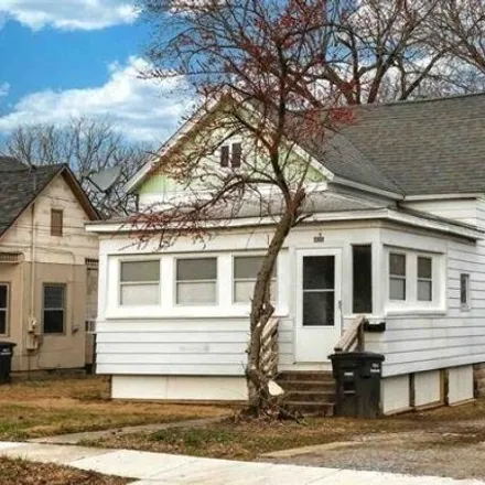 Rent this studio house on 406 West Sycamore Street in Carbondale, IL 62901