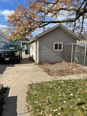 Image 3 - 1553 South 72nd Street, West Allis, WI 53214, USA - House for sale