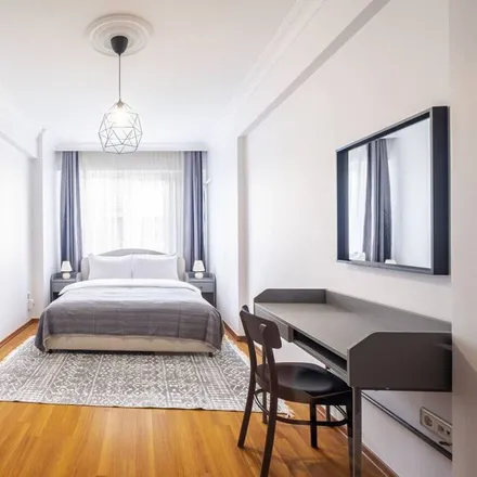 Rent this 3 bed apartment on 34375 Şişli
