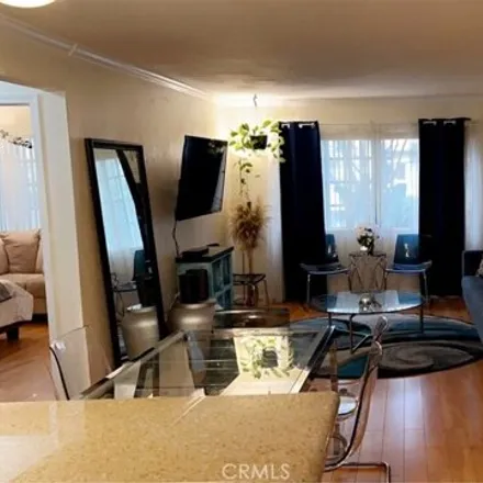 Image 4 - 11280 Peach Grove Street, Los Angeles, CA 91601, USA - Condo for rent