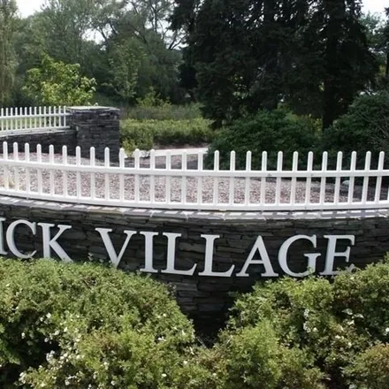 Image 1 - 4;6 Village Rock Lane, Natick, MA 01701, USA - Condo for rent