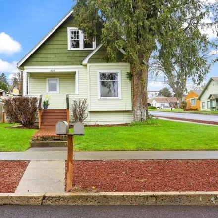 Buy this 4 bed house on 1198 Trevitt Street in The Dalles, OR 97058