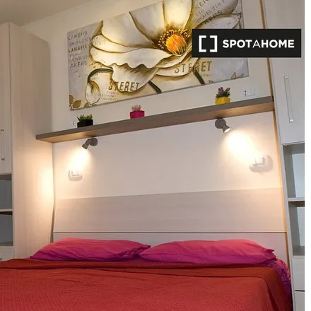 Image 9 - Via Vetulonia, 00183 Rome RM, Italy - Room for rent