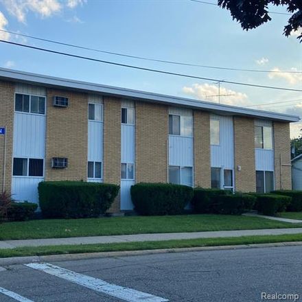 Rent this 2 bed condo on Mc Lain Ave in Lincoln Park, MI