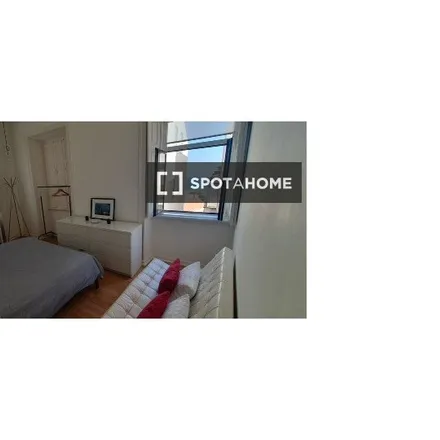 Rent this 2 bed room on Travessa do Moinho de Vento in 1200-998 Lisbon, Portugal