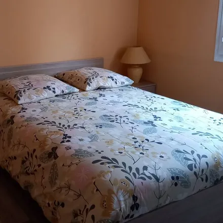 Rent this 1 bed house on 84800 L'Isle-sur-la-Sorgue