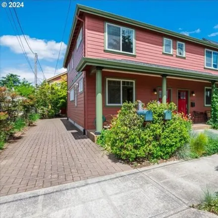 Buy this 3 bed condo on 525 Northeast Jessup Street in Portland, OR 97211