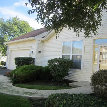 Buy this 2 bed townhouse on 1471 Keystone Court in Elgin, IL 60120