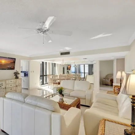 Image 5 - 5328 North Ocean Drive, Palm Beach Isles, Riviera Beach, FL 33404, USA - Condo for sale