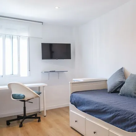 Rent this 4 bed room on Mercadona in Carrer del Pintor Maella, 46023 Valencia