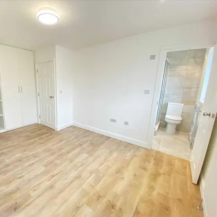 Image 4 - 87 Avalon Road, London, W13 0BB, United Kingdom - House for rent