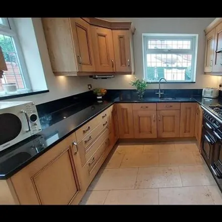 Image 3 - Moorland Crescent, Leeds, LS17 6HY, United Kingdom - House for rent