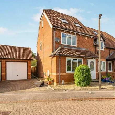 Buy this 3 bed house on Mithras Gardens in Fenny Stratford, MK7 7SX
