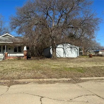 Buy this 3 bed house on 317 W 6th St in Wewoka, Oklahoma