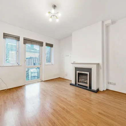 Image 9 - Saint Andrews Road, London, W3 7NF, United Kingdom - Townhouse for sale