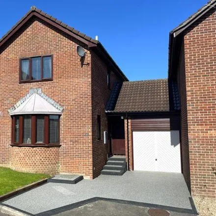 Buy this 3 bed house on Bampton Avenue in Wadeford, TA20 1DS