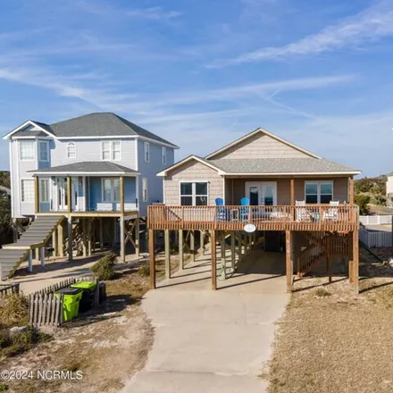 Image 5 - 620 E Beach Dr, Oak Island, North Carolina, 28465 - House for sale