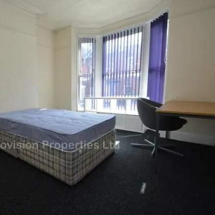 Image 9 - Brudenell Road Post Office, Back Hessle View, Leeds, LS6 1EU, United Kingdom - Townhouse for rent