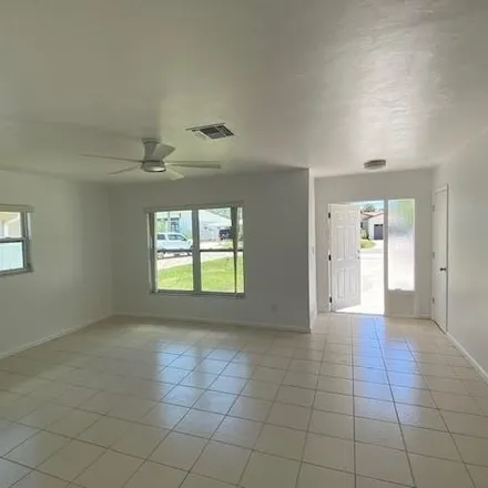 Image 7 - 761 97th Avenue North, Collier County, FL 34108, USA - House for rent
