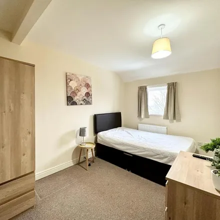 Image 8 - Birch Avenue, Carcroft, DN6 8HX, United Kingdom - Room for rent