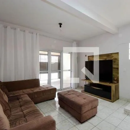 Rent this 2 bed house on Rua Piraí do Sul in Fátima, Guarulhos - SP