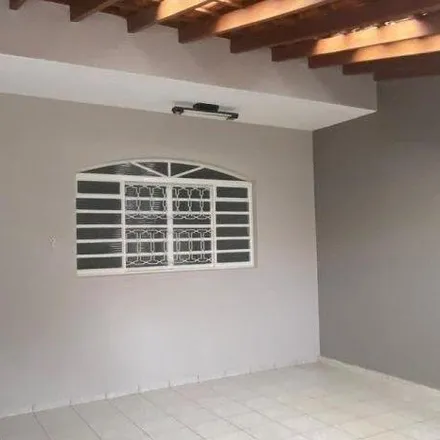 Rent this 3 bed house on Rua Benedito Ribeiro Panzeti Martins in Jardim Tancredo Neves, Indaiatuba - SP