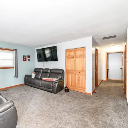 Image 4 - 1000 Drake Drive, Riley Village, Shelbyville, IN 46176, USA - House for sale