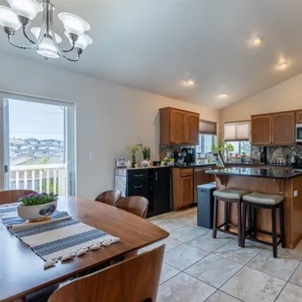 Image 5 - 6044 West 37th Place, Kennewick, WA 99338, USA - House for sale