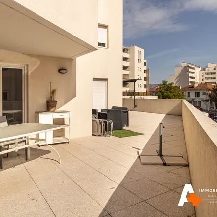 Image 5 - Bâtiment C, Rue du Professeur Roger Luccioni, 13010 Marseille, France - Apartment for rent