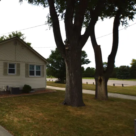 Image 2 - 1099 South 10th Street, Aberdeen, SD 57401, USA - House for sale