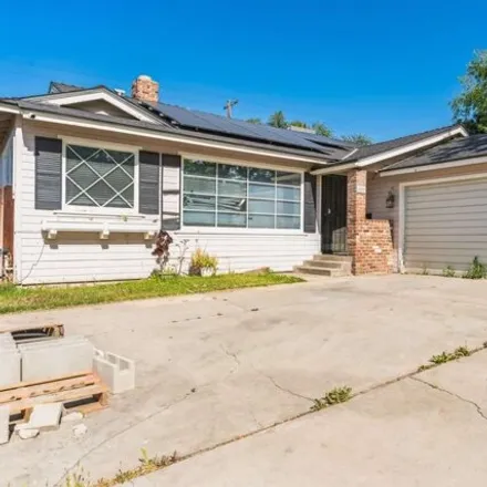 Buy this 3 bed house on 1834 Locust Ravine in Kern County, CA 93306