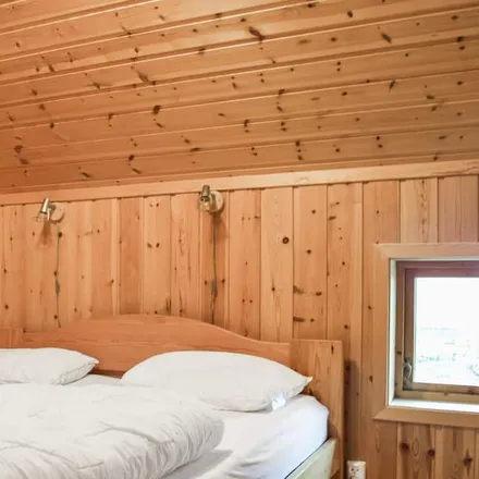 Rent this 2 bed house on 5645 Sævareid