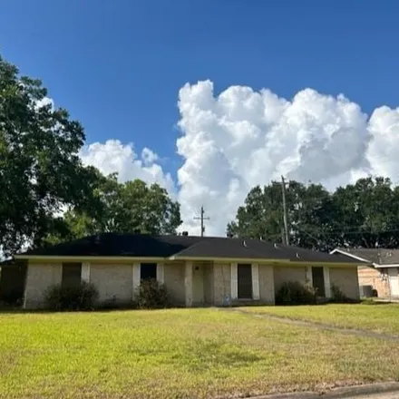 Rent this 3 bed house on 1505 Azalea Street in Sweeny, TX 77480