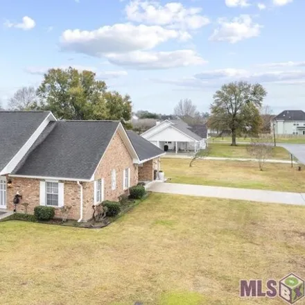 Rent this 4 bed house on 38393 Oakleigh Lane in Ascension Parish, LA 70769