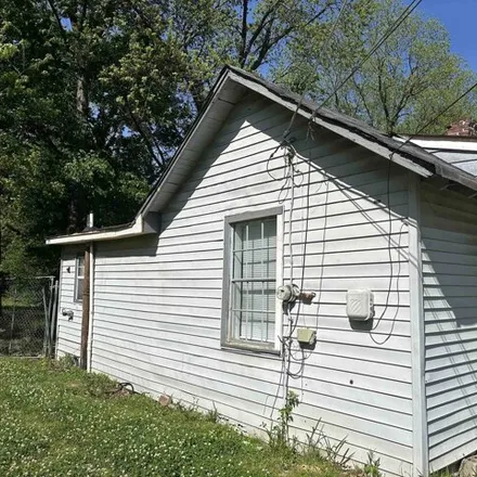 Buy this 2 bed house on 3834 Fizer Avenue in Memphis, TN 38111