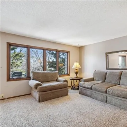 Image 4 - 8329 West 100th Street, Bloomington, MN 55438, USA - Townhouse for sale