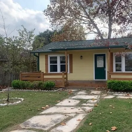 Rent this 2 bed house on 915 North Union Avenue in Landa Park Estates, New Braunfels