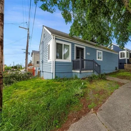 Buy this 2 bed house on 1263 Everett Avenue in Everett, WA 98201