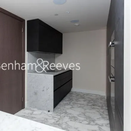 Image 6 - Chelsea Creek Tower, Park Street, London, SW6 2QF, United Kingdom - Room for rent