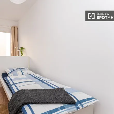 Rent this 5 bed room on Bersarinplatz 2 in 10249 Berlin, Germany