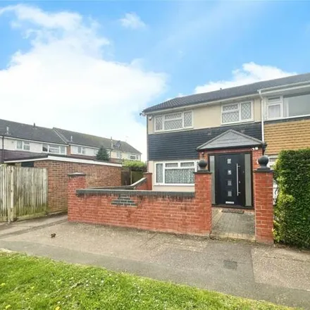 Rent this 3 bed duplex on Nottingham Close in Kingswood, WD25 7QT