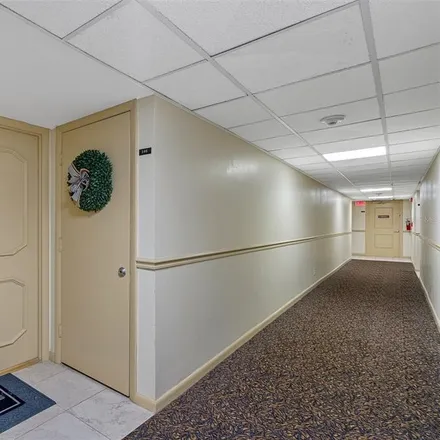 Image 4 - 220 Belleview Boulevard, Belleair, Pinellas County, FL 33756, USA - Condo for sale
