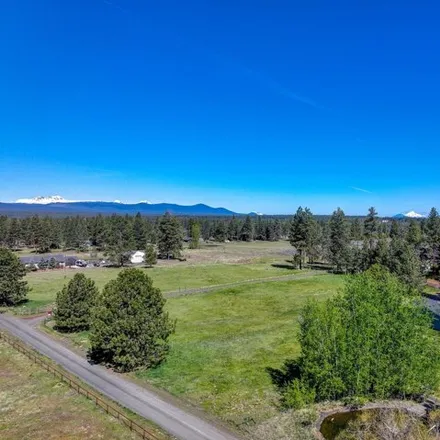 Image 2 - 19462 Calico Road, Deschutes County, OR 97702, USA - House for sale