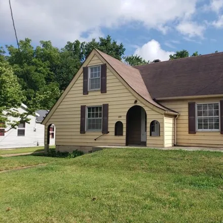 Buy this 3 bed house on 554 West Jackson Street in Marshfield, MO 65706