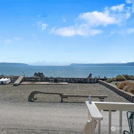 Buy this studio apartment on 314 Driftwood Shores Road in Island County, WA 98282