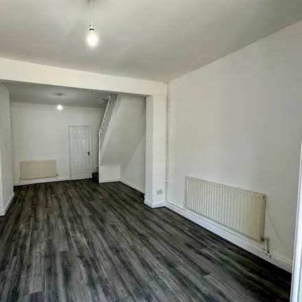 Image 3 - Fourth Avenue, Liverpool, L9 9DT, United Kingdom - Townhouse for rent