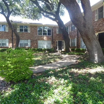 Rent this 2 bed condo on 5026 Les Chateaux Drive in Dallas, TX 75235