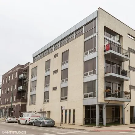Rent this 2 bed condo on 2001-2003 West Race Avenue in Chicago, IL 60612